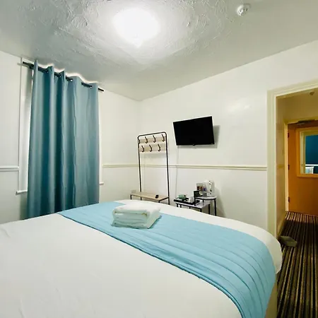 Blackpool Seaside Hotel - Comfortable - Double, King & Super King Beds --2